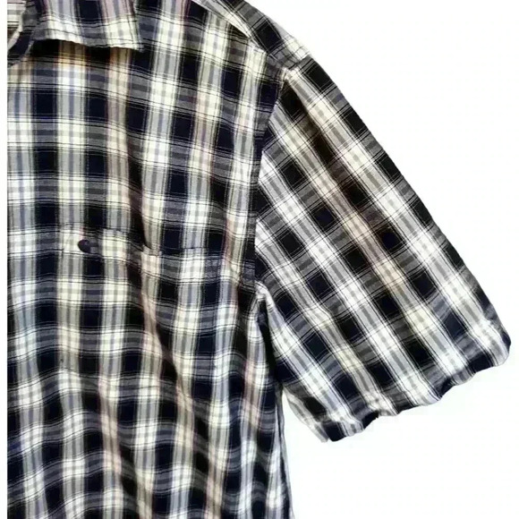 Carhartt short sleeve plaid button down - Picture 3 of 8